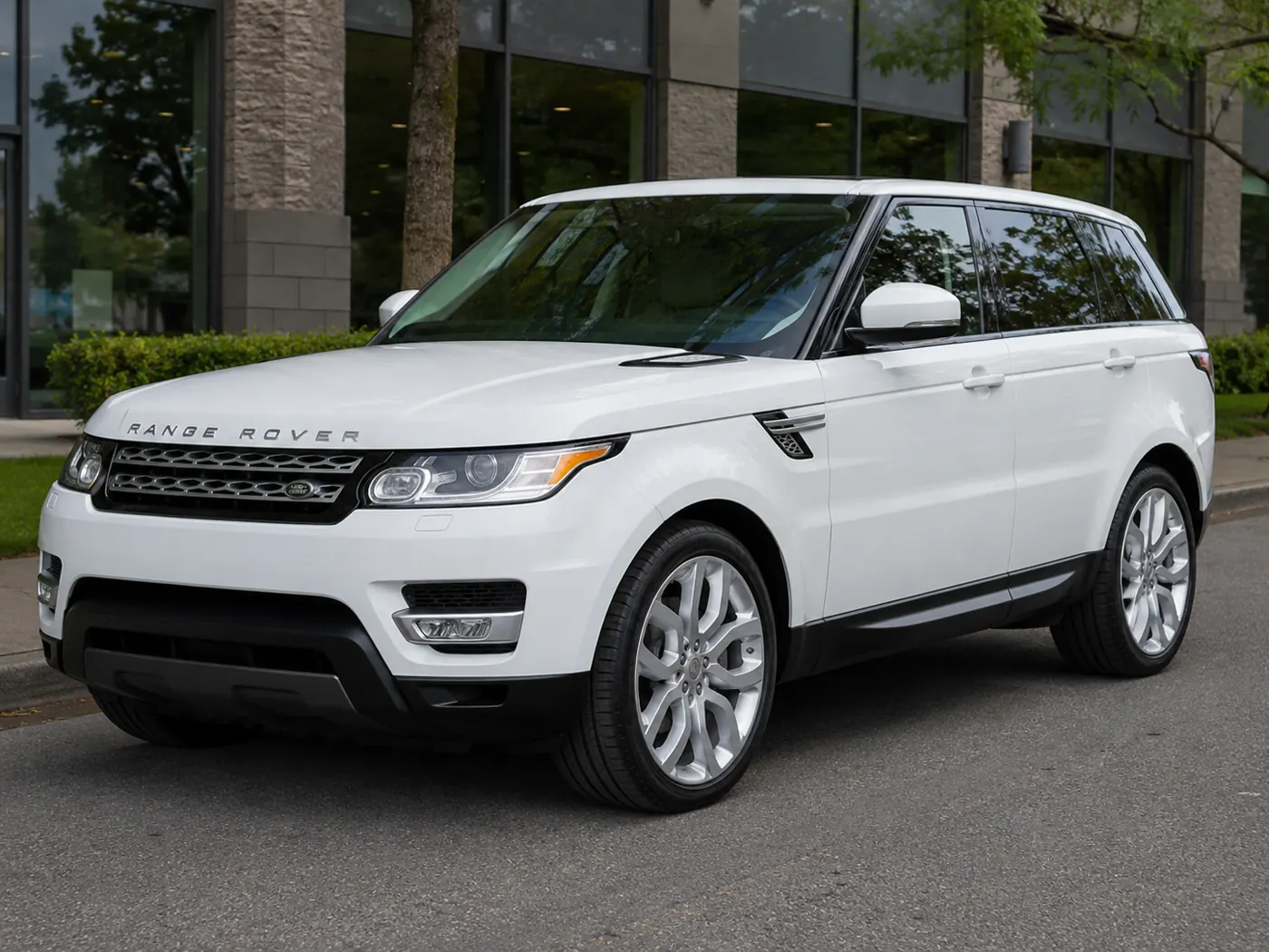 Range Rover Sport híbrido de ocasión publicado por coches360